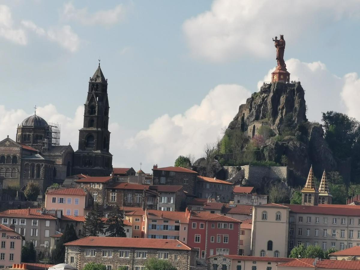 Chambre privée dans appart partagé avec vue sur les monuments Le Puy-en-Velay Exterior foto